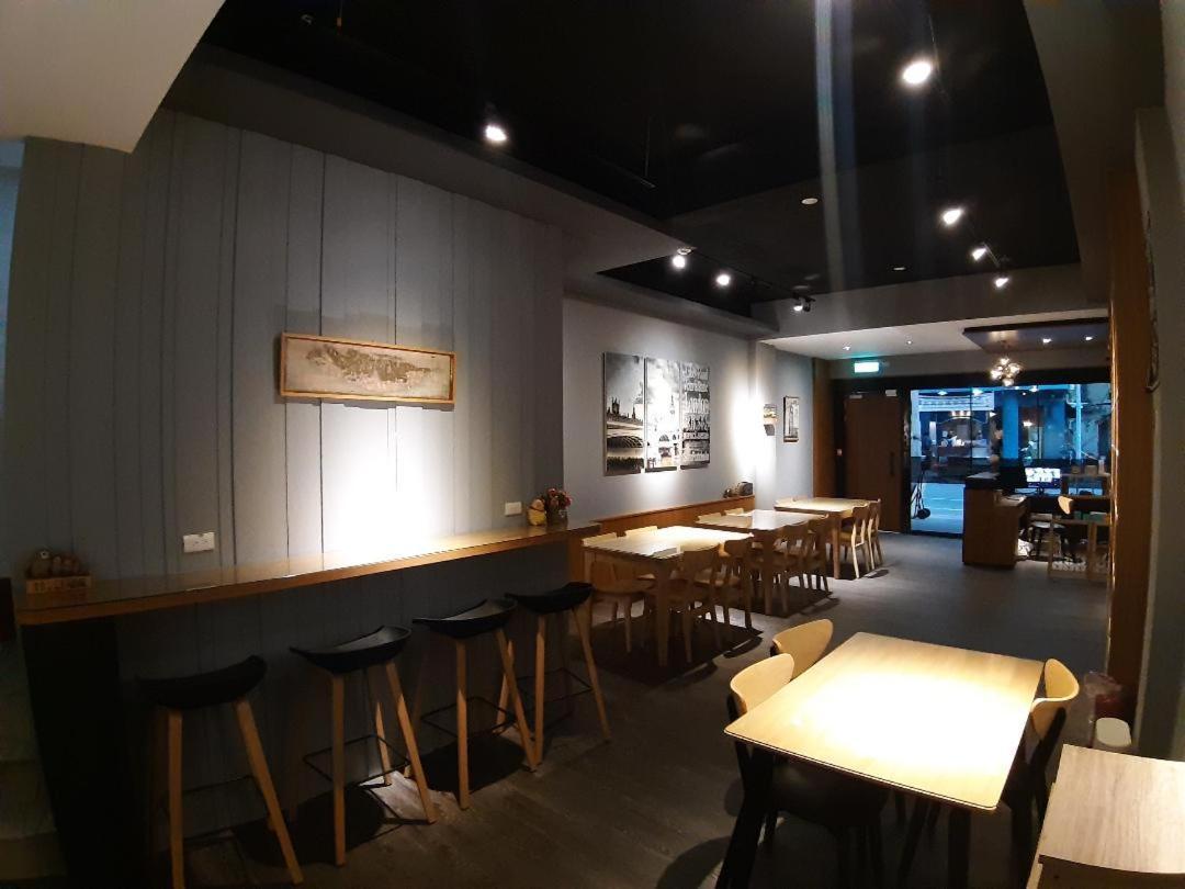 藏青民宿the Wind Guesthouse-Youth Inn Tainan Eksteriør billede