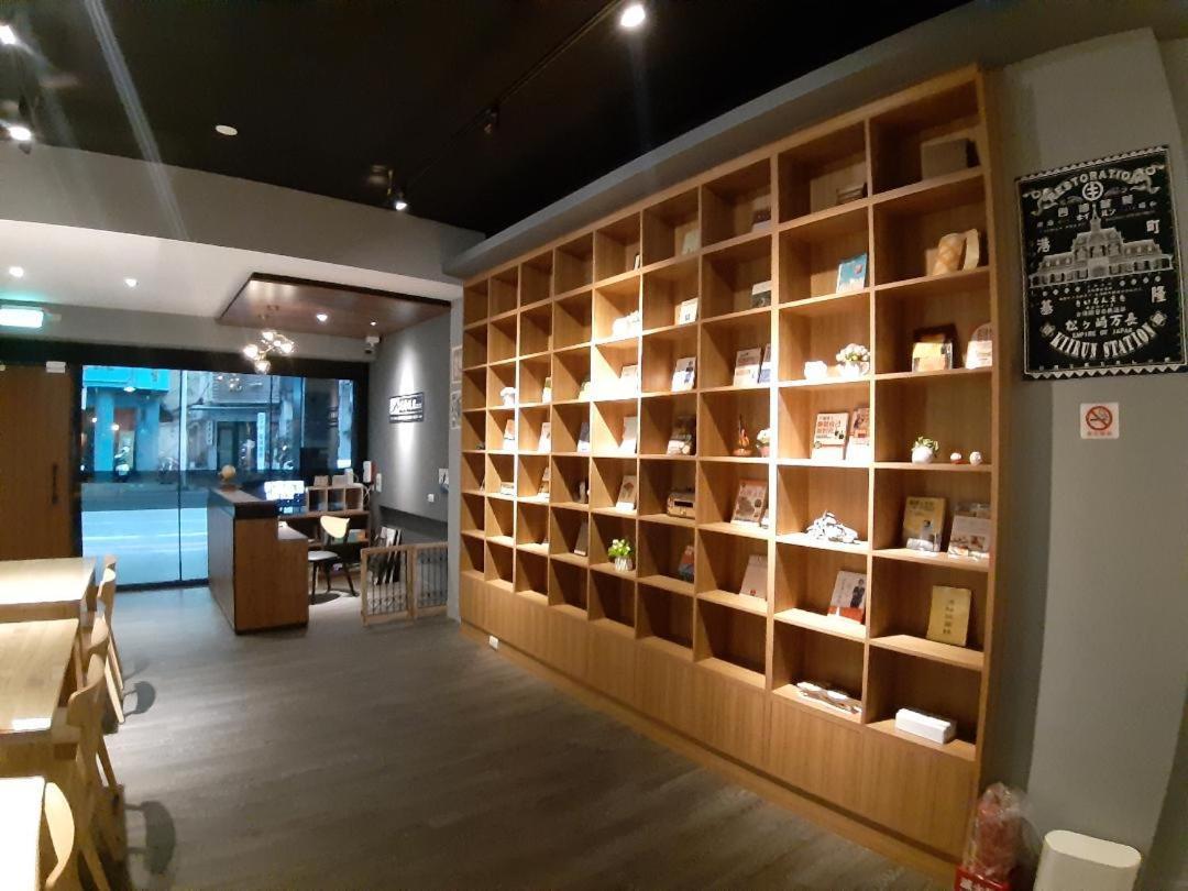 藏青民宿the Wind Guesthouse-Youth Inn Tainan Eksteriør billede