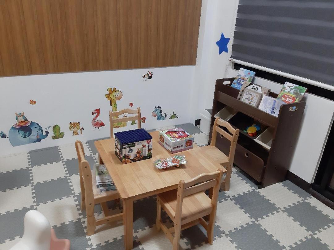 藏青民宿the Wind Guesthouse-Youth Inn Tainan Eksteriør billede