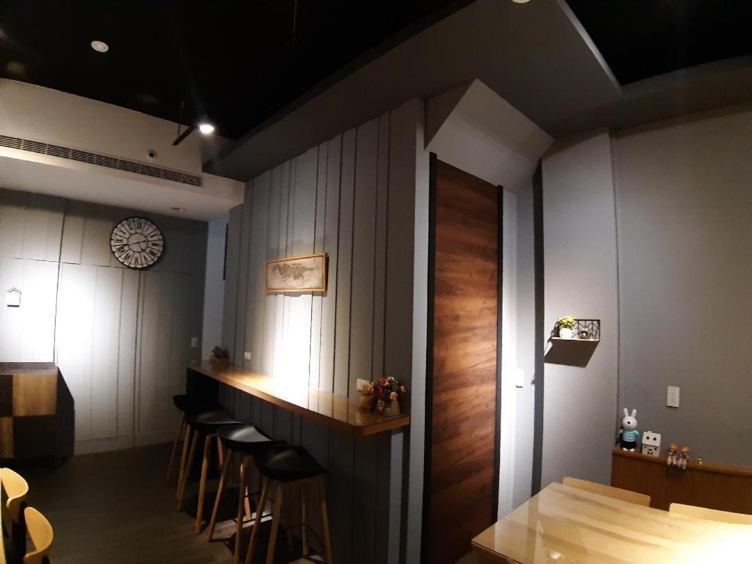 藏青民宿the Wind Guesthouse-Youth Inn Tainan Eksteriør billede