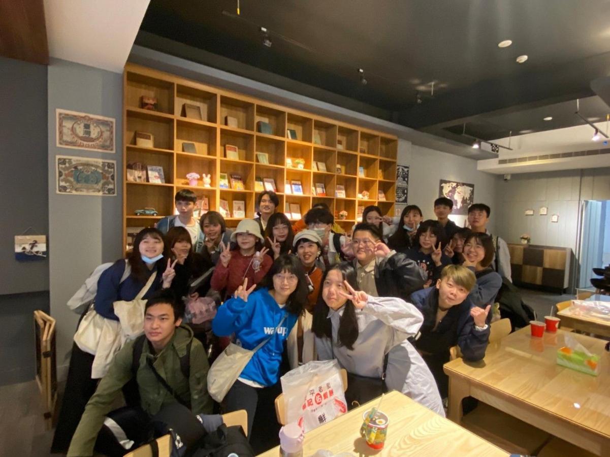 藏青民宿the Wind Guesthouse-Youth Inn Tainan Eksteriør billede